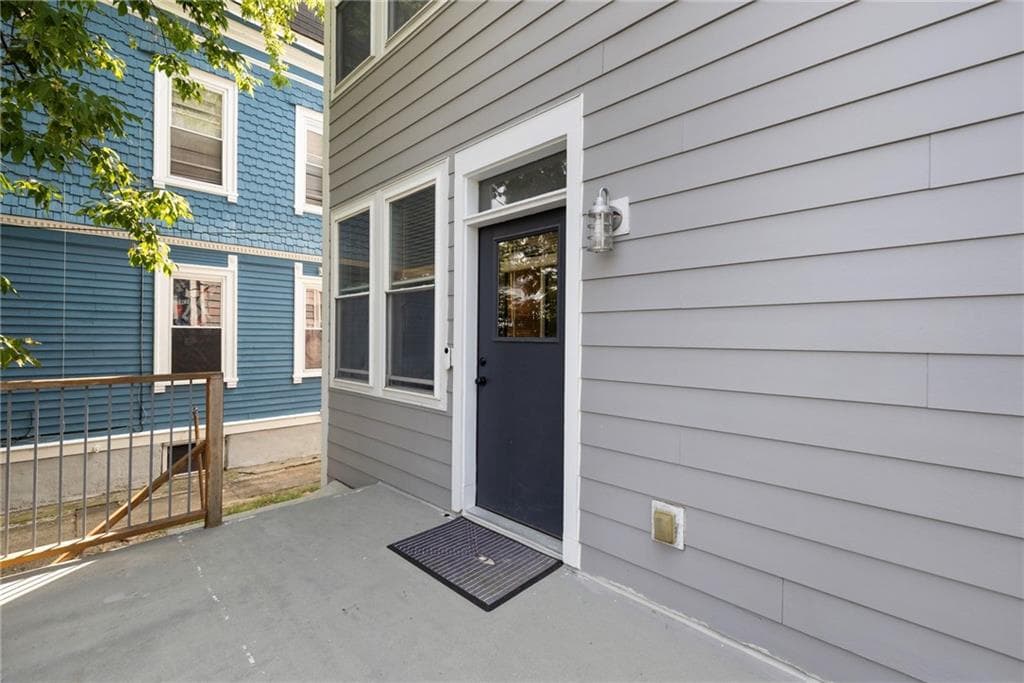 114 Ring Street UNIT 1 photo 4