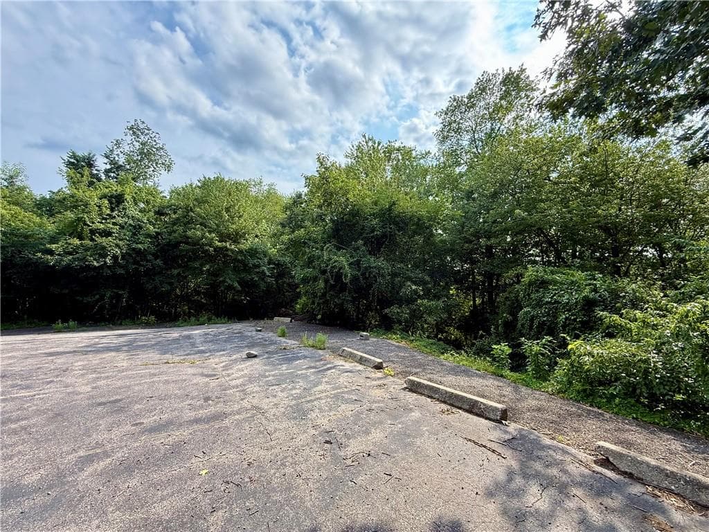 230 Airport Road photo 3
