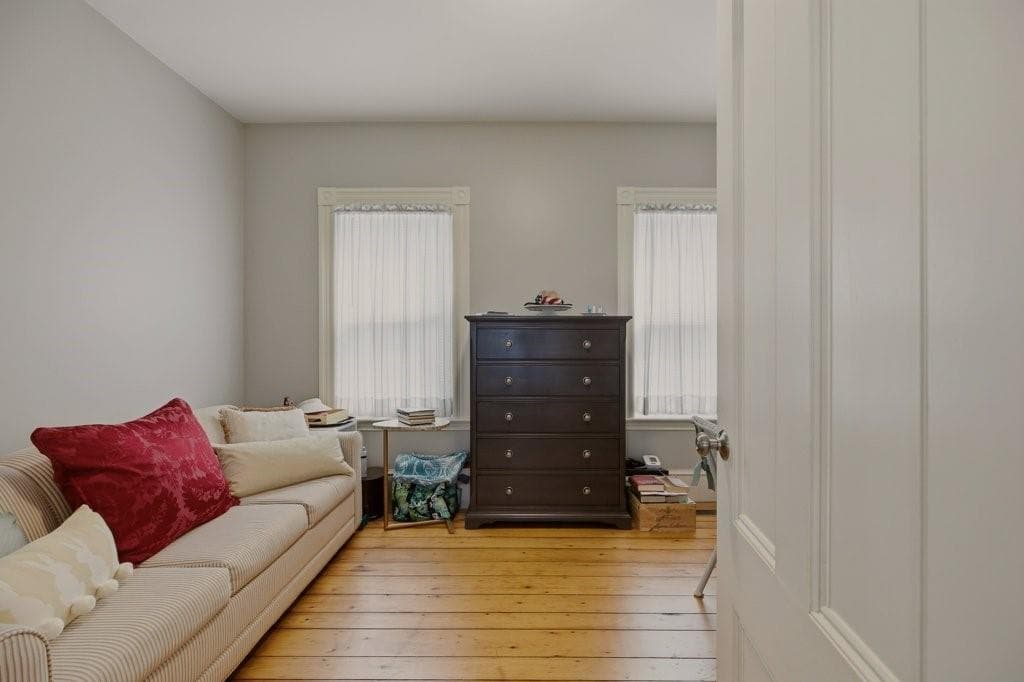 88 Burton Street photo 35