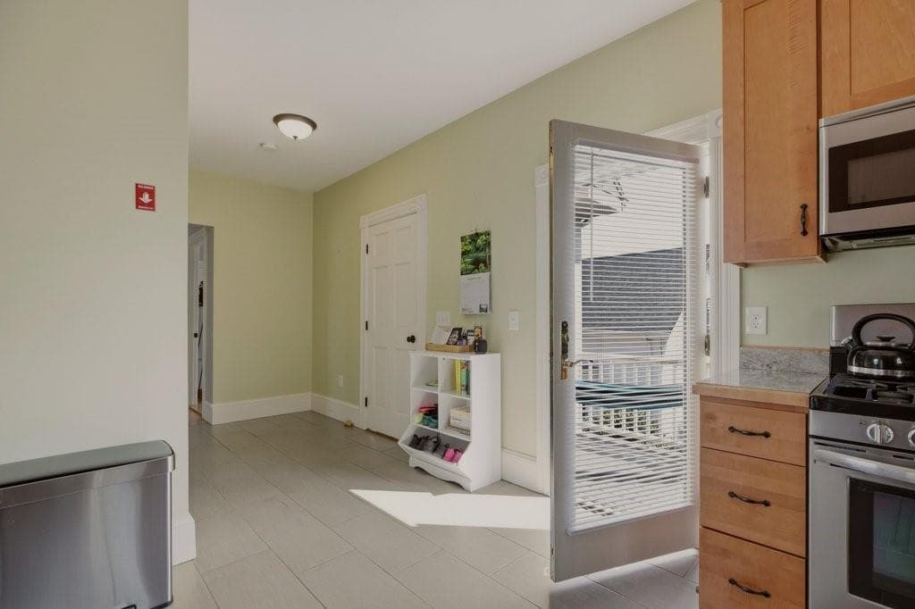 88 Burton Street photo 39