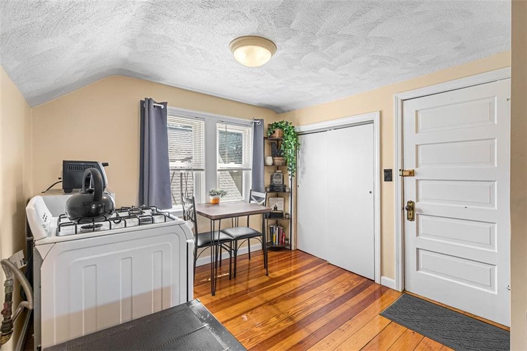 82 Chestnut Avenue photo 23