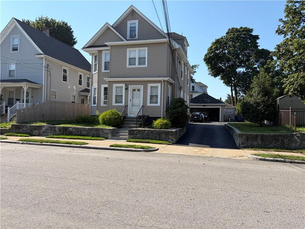 82 Chestnut Avenue photo 2