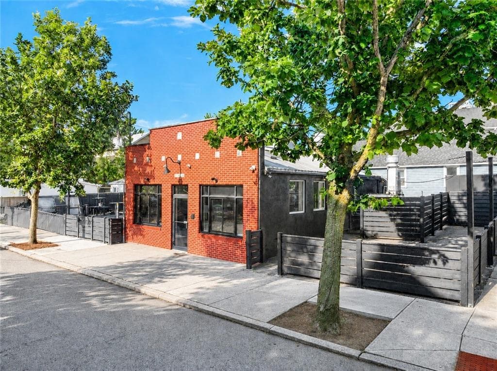 146 Ives Street