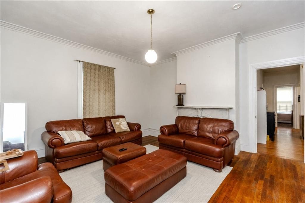 229 Gano Street photo 6