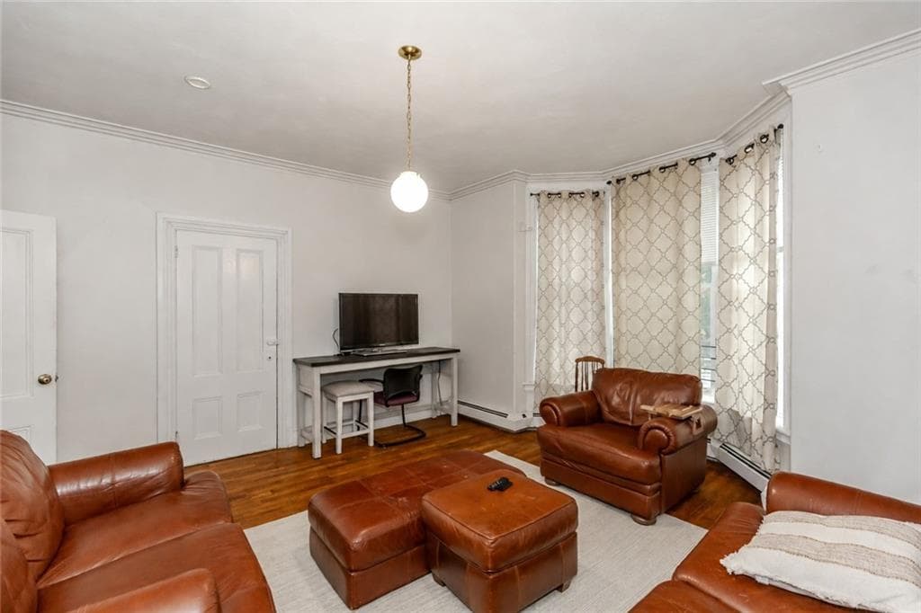 229 Gano Street photo 7