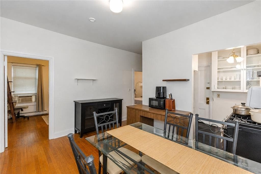 229 Gano Street photo 9