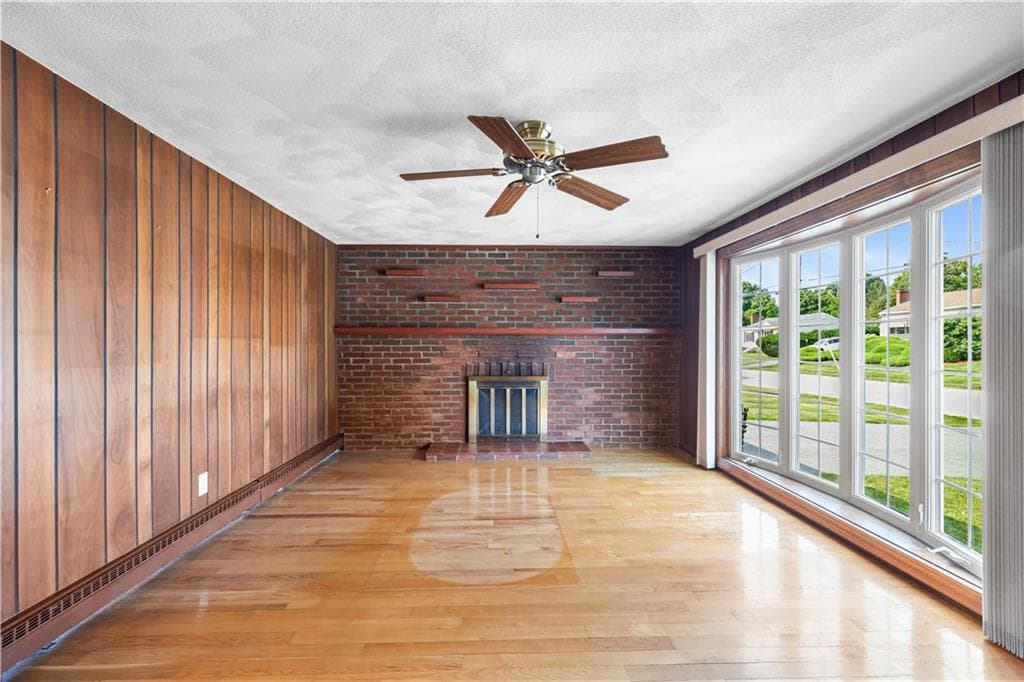 Single Family Residence at 4 Eisenhower Street, Cumberland, photo 9 of 50