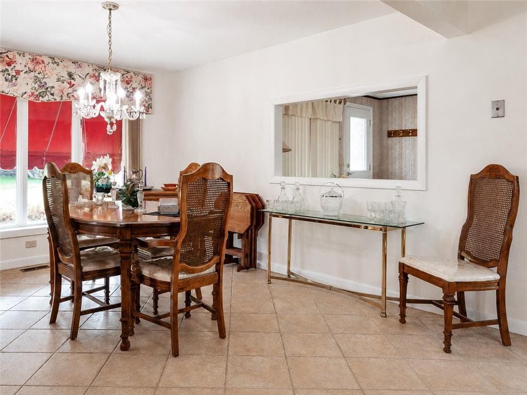 10 Surrey Lane photo 23