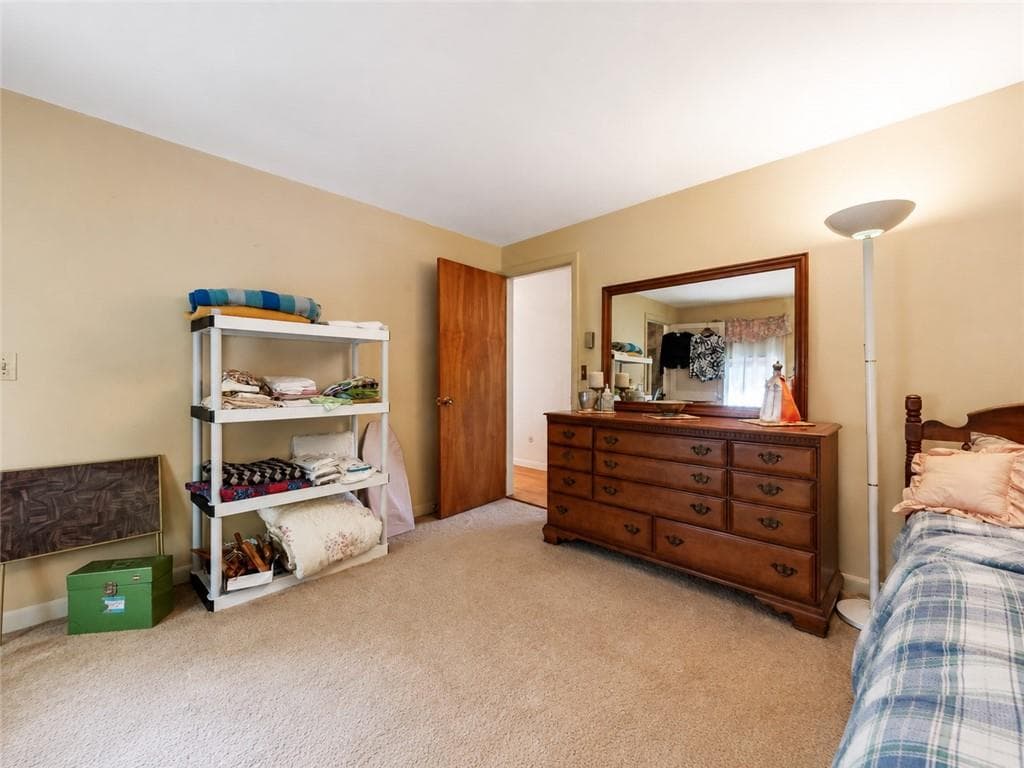 10 Surrey Lane photo 34