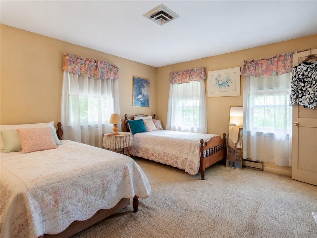 10 Surrey Lane photo 35