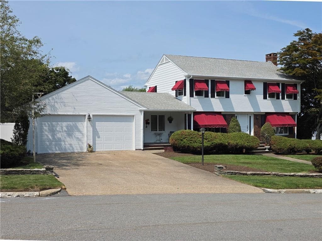 10 Surrey Lane photo 4