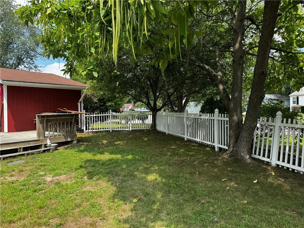 18 Leslie Road photo 14