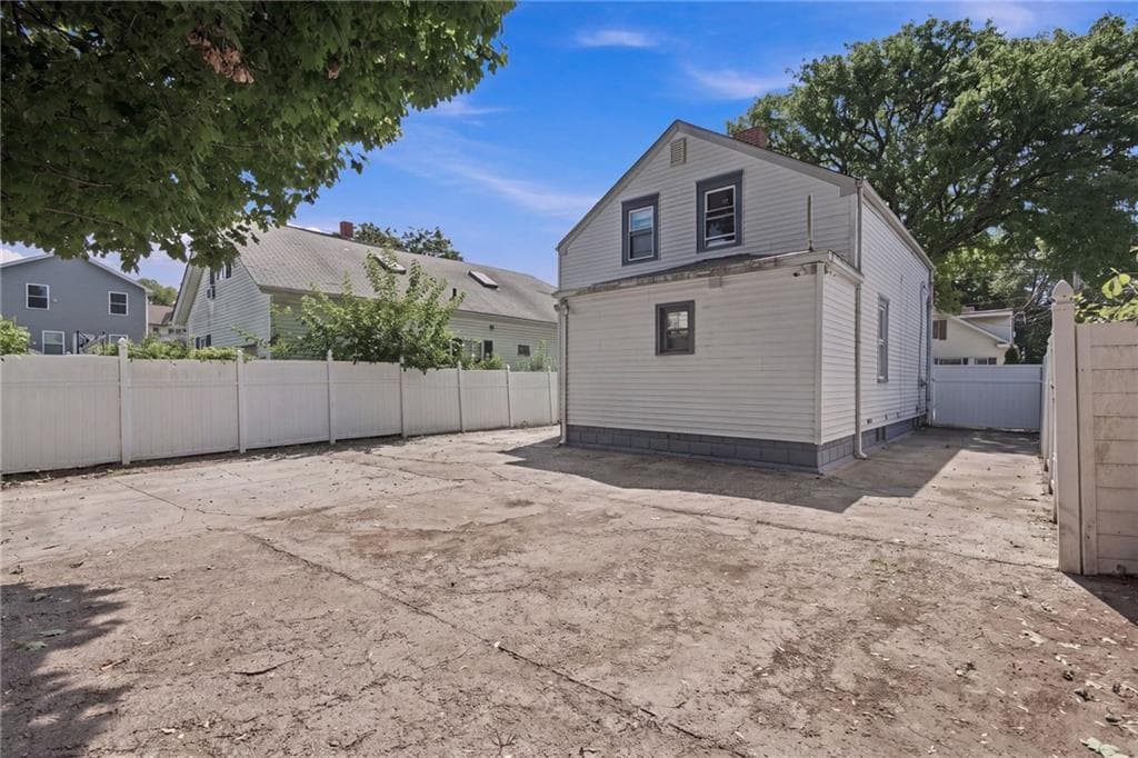 19 Carr Street photo 37