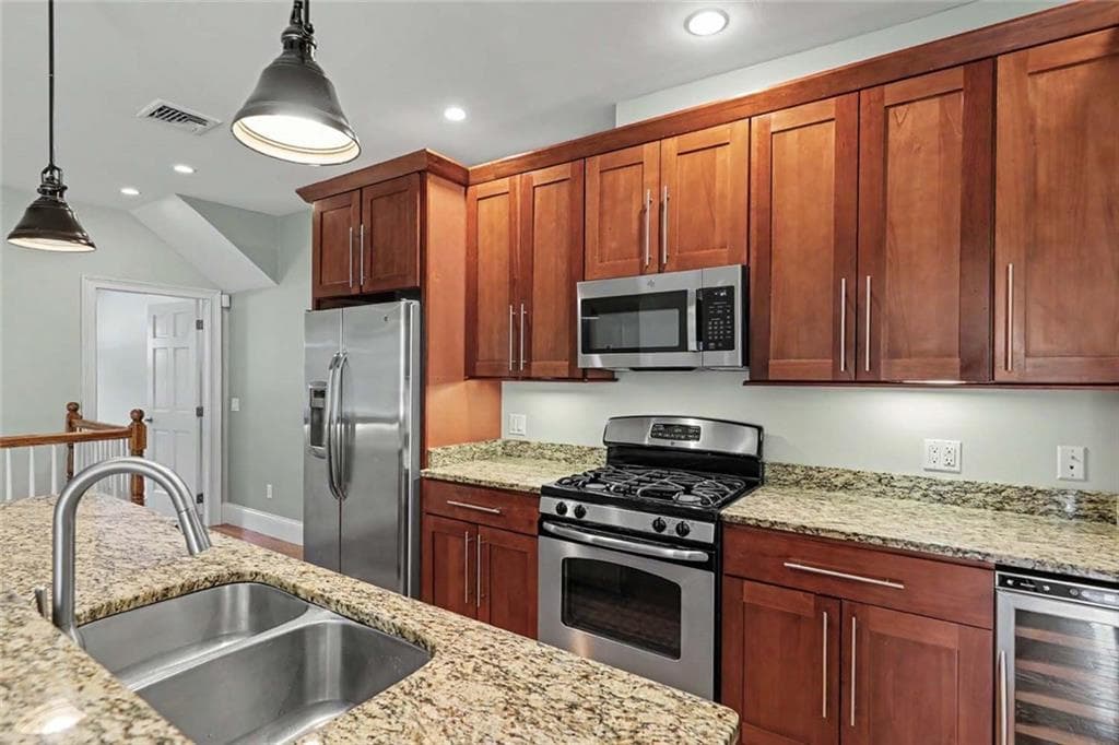 176 Medway Street photo 9
