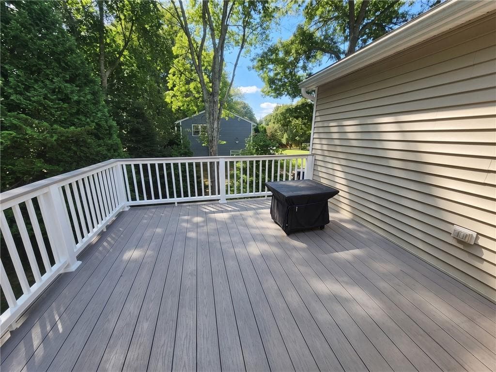 55 Holly Road photo 9