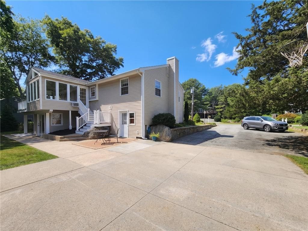 55 Holly Road photo 24