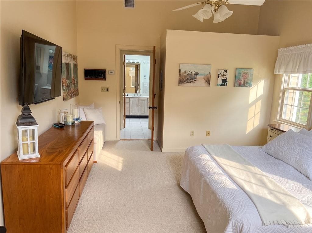 55 Holly Road photo 11