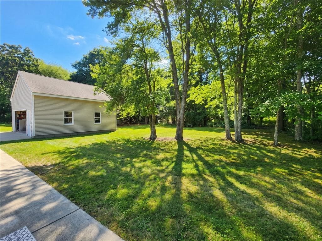 55 Holly Road photo 31