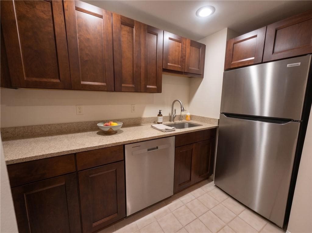 55 Holly Road photo 21