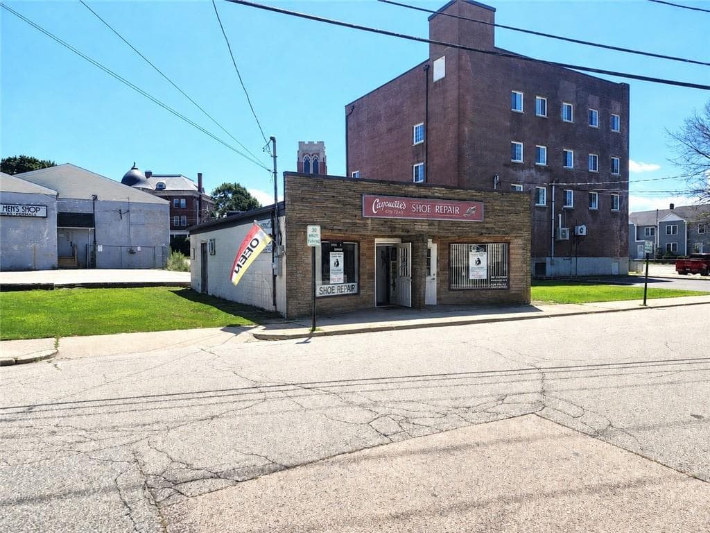100 Archambault Avenue photo 2
