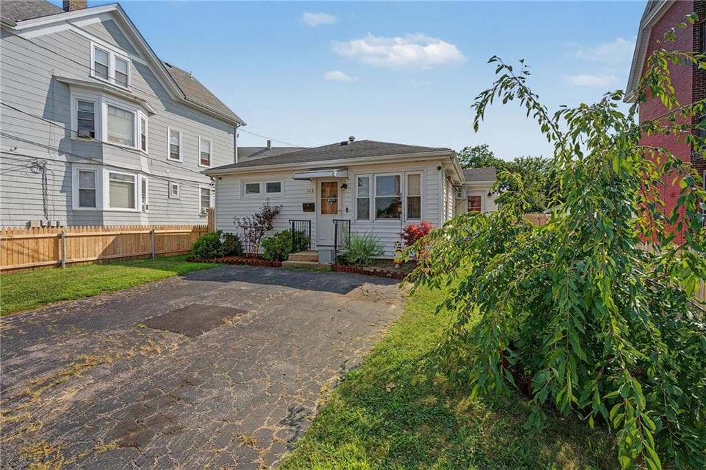 348 Park Place photo 32