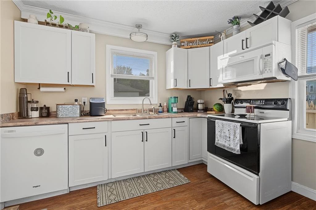 348 Park Place photo 9