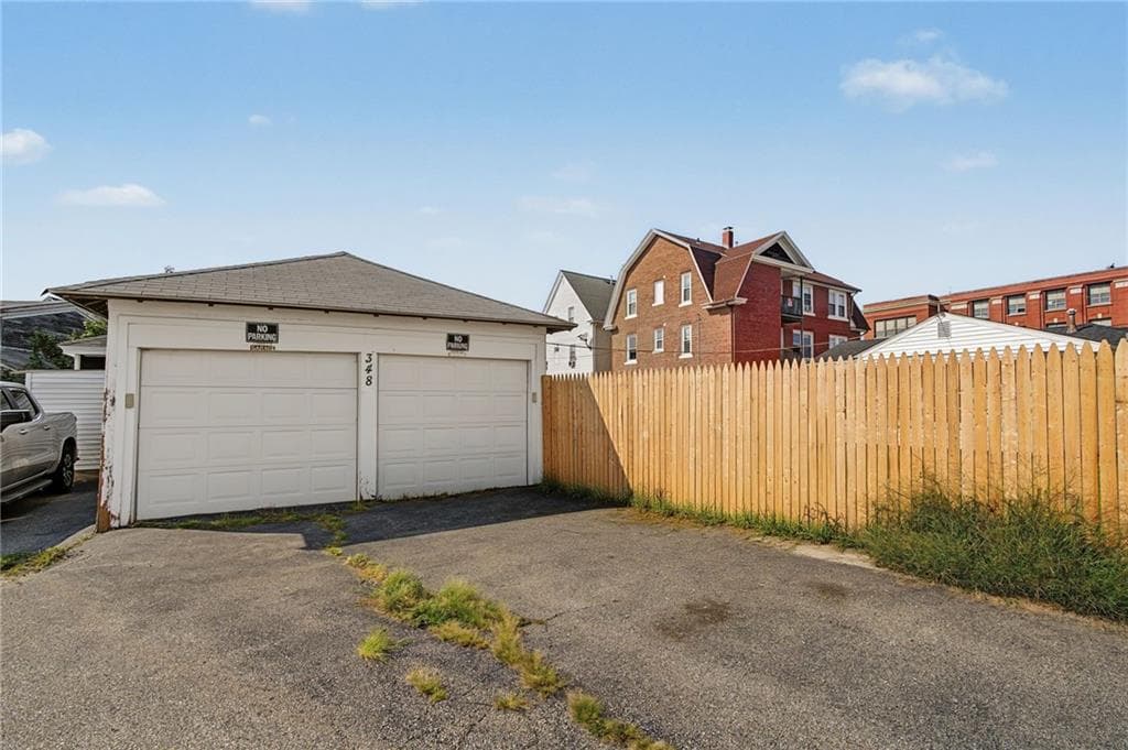 348 Park Place photo 30