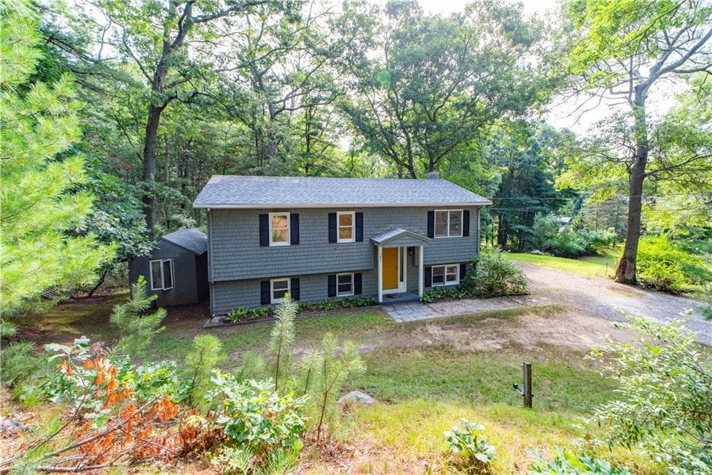 209 Shannock Road photo 2