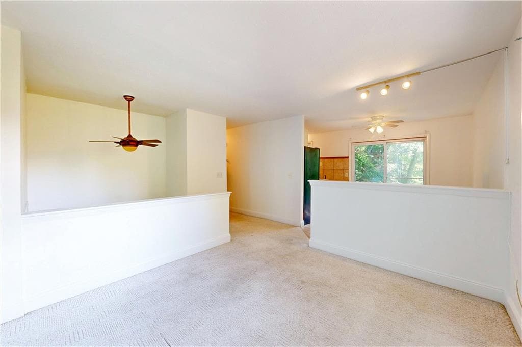 209 Shannock Road photo 5