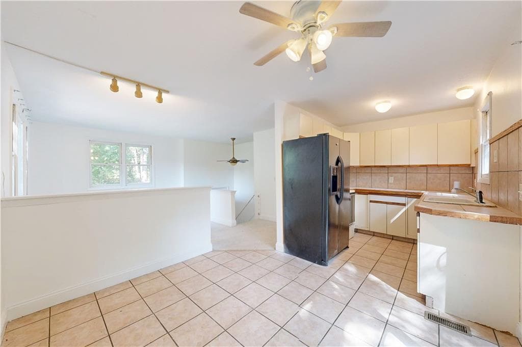 209 Shannock Road photo 8