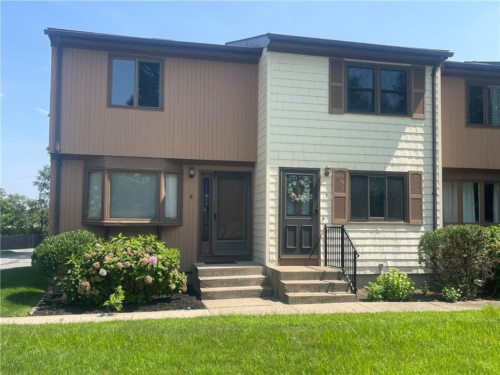 275 Grotto Avenue UNIT 7 photo 2