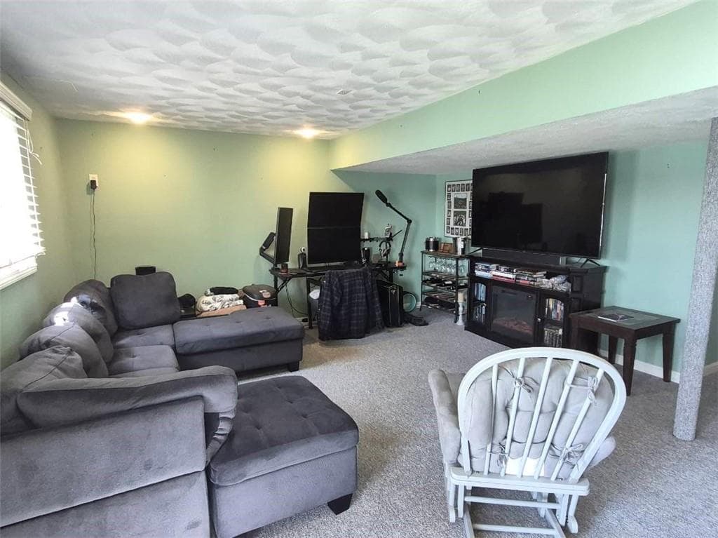 2484 Hartford Avenue photo 34