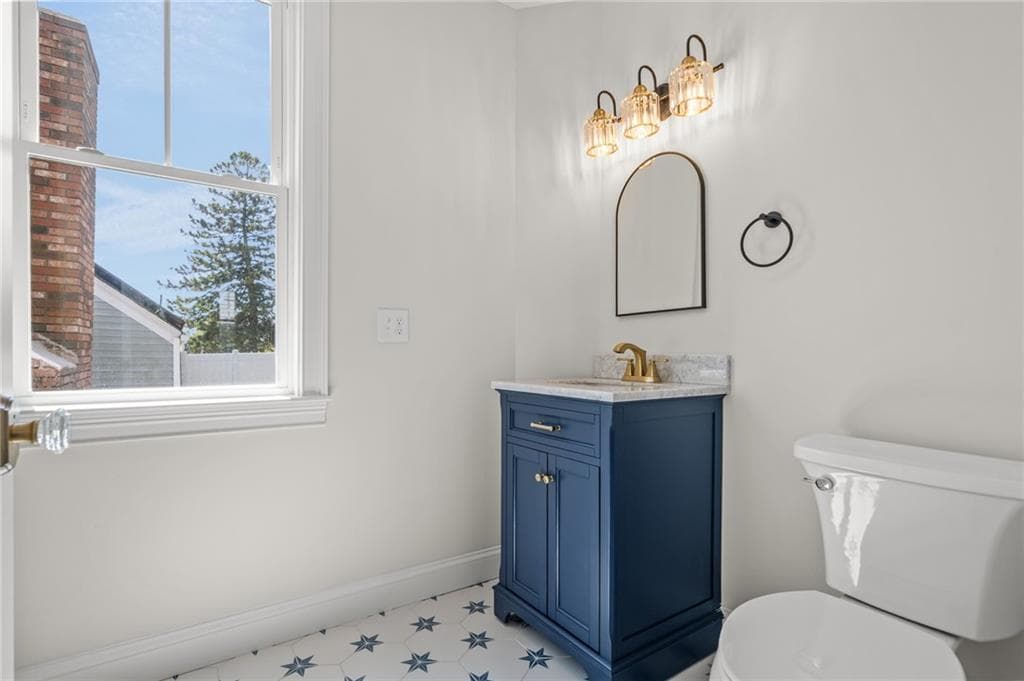 21 Russell Avenue photo 23