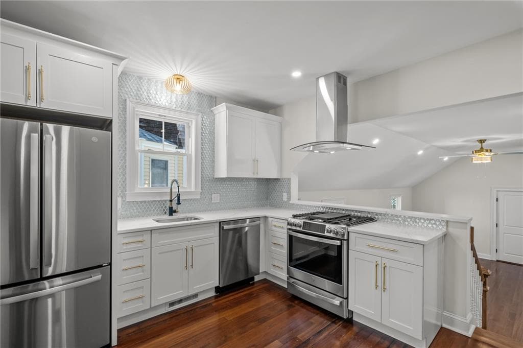21 Russell Avenue photo 16