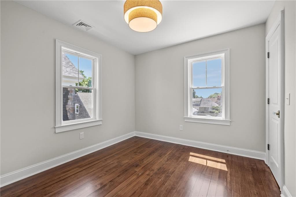 21 Russell Avenue photo 36