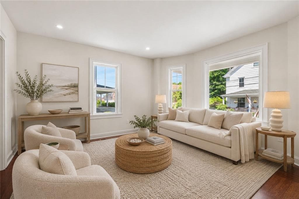 21 Russell Avenue photo 10