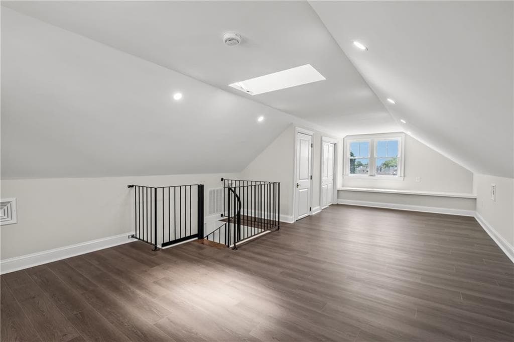 21 Russell Avenue photo 41