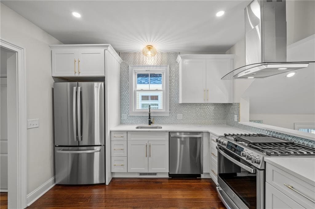 21 Russell Avenue photo 18