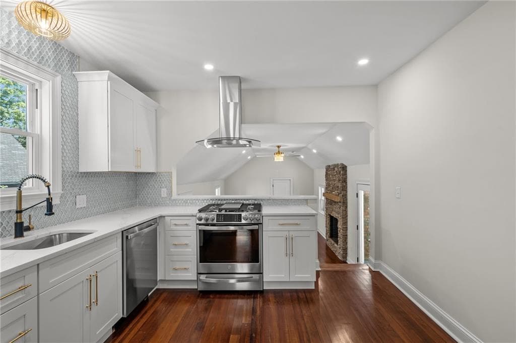 21 Russell Avenue photo 15