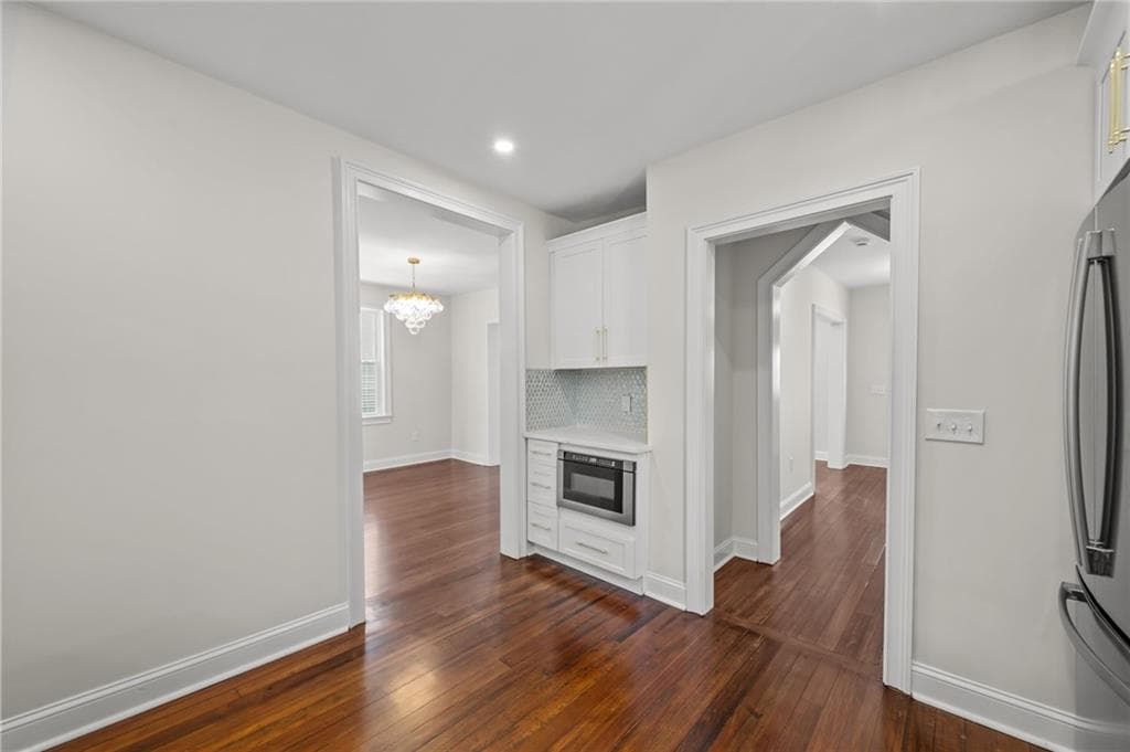 21 Russell Avenue photo 19