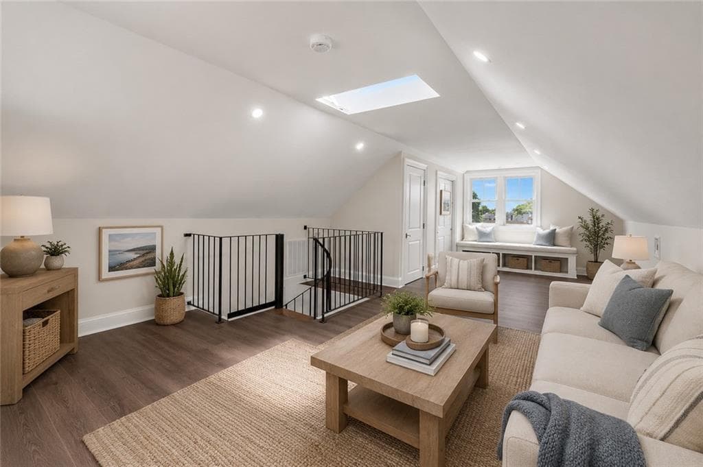 21 Russell Avenue photo 40