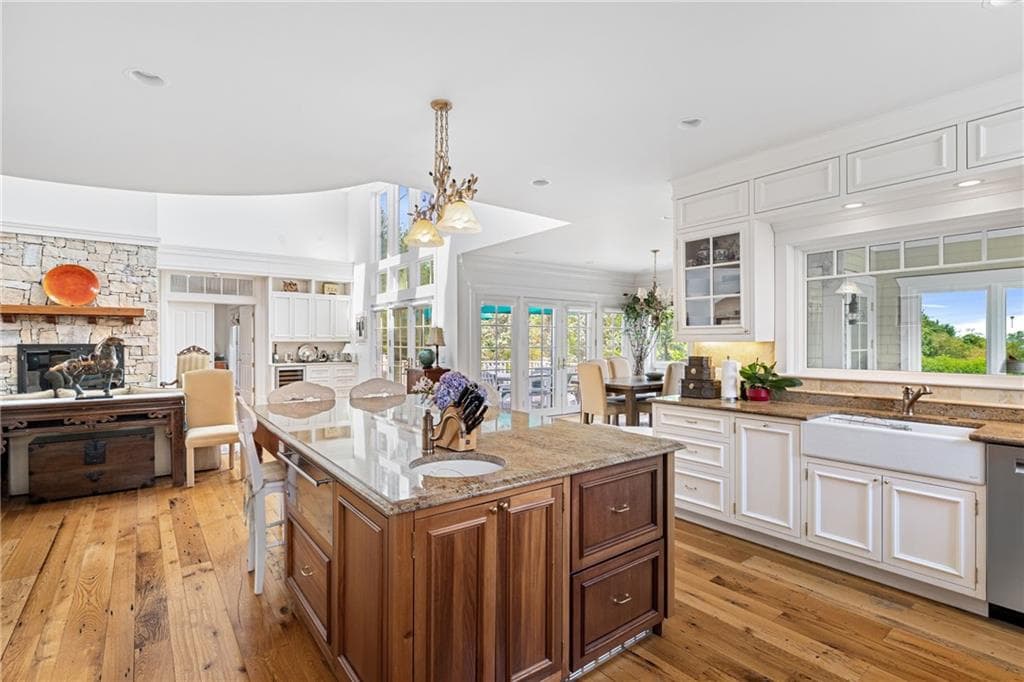 Single Family Residence at 464 Black Point Lane, Portsmouth, photo 13 of 49