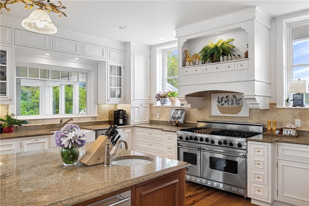Single Family Residence at 464 Black Point Lane, Portsmouth, photo 16 of 49