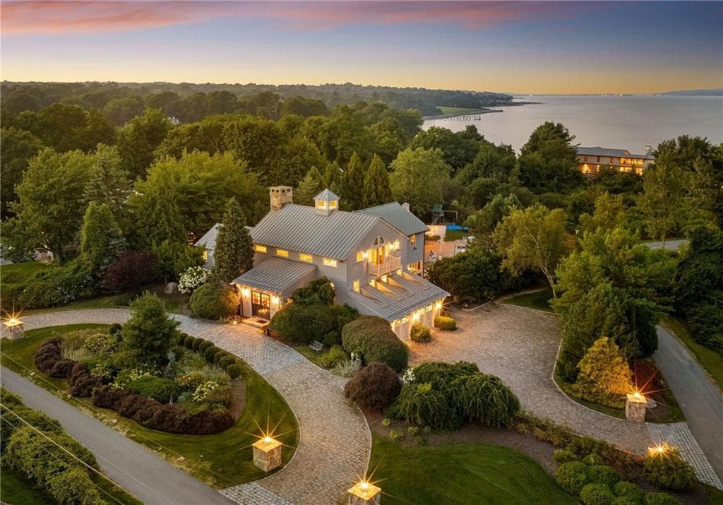 464 Black Point Lane
