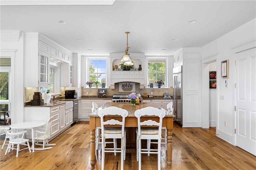 Single Family Residence at 464 Black Point Lane, Portsmouth, photo 14 of 49