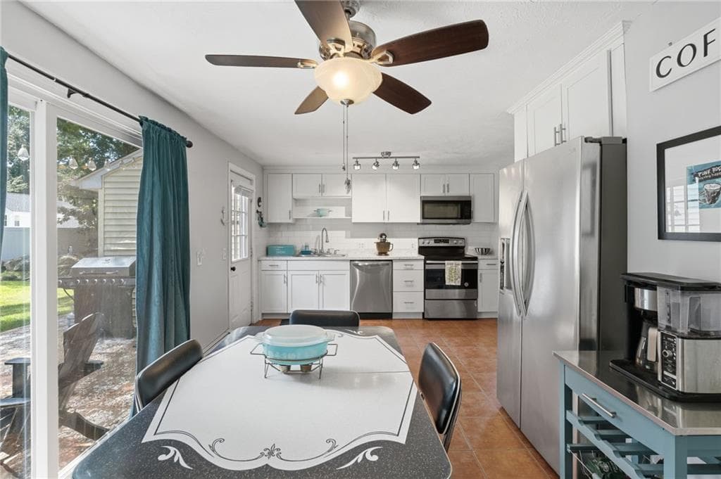 2956 Hartford Avenue photo 28
