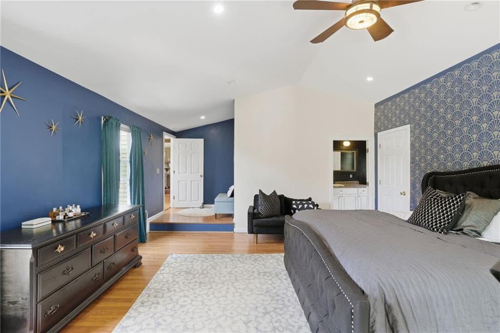 2956 Hartford Avenue photo 10