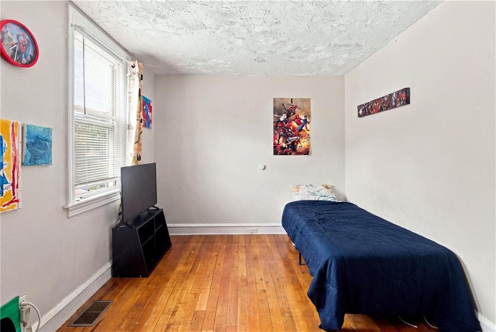 87 Saint Paul Street photo 23