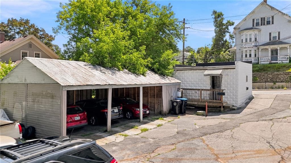 87 Saint Paul Street photo 3