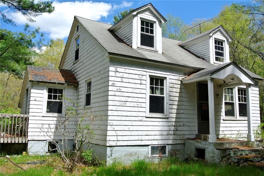 Single Family Residence at 4 Boswell Trail, Foster, photo 2 of 25